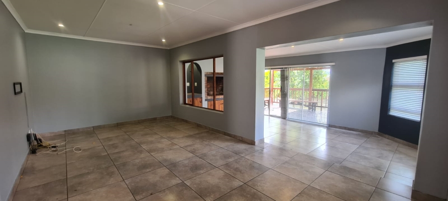 4 Bedroom Property for Sale in Fraaiuitsig Western Cape